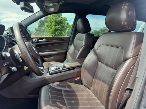 Used 2019 Mercedes-Benz GLS 450 4MATIC image 7