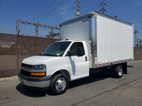New 2026 Chevrolet Express 3500 w/ Power Convenience Package image 9