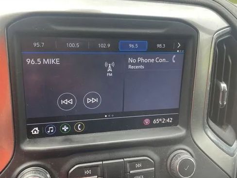 Used 2021 Chevrolet Silverado 2500 LT w/ Convenience Package image 16