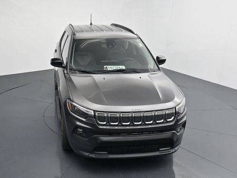 Used 2022 Jeep Compass Latitude FWD image 10