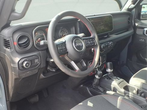 Used 2024 Jeep Wrangler Unlimited Rubicon w/ Technology Group AWD/4WD image 7
