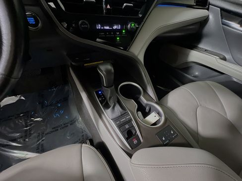 Used 2021 Toyota Camry XLE image 25