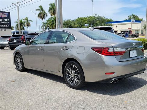 Used 2016 Lexus ES 350 w/ Luxury Package w/Wood Trim FWD image 20