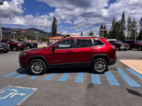 Used 2019 Jeep Cherokee Latitude Plus w/ Comfort/Convenience Group AWD/4WD image 4