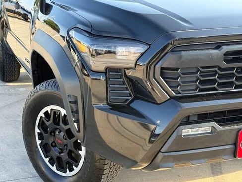 Used 2024 Toyota Tacoma TRD Off-Road AWD/4WD image 3