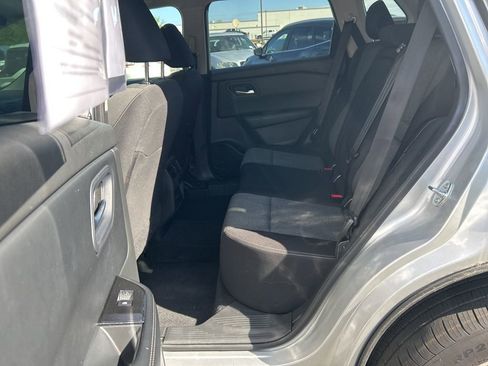 Used 2024 Nissan Rogue SV AWD/4WD image 9