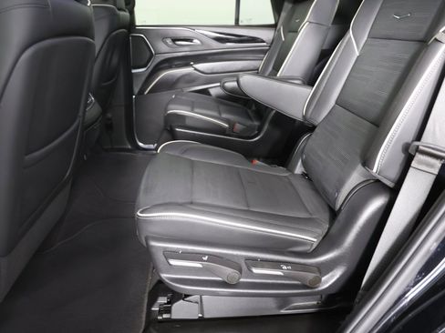 Used 2024 Cadillac Escalade Sport image 10