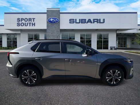 Used 2024 Subaru Solterra Premium image 2