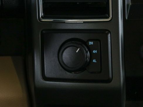 Used 2021 Ford F350 XLT w/ XLT Premium Package AWD/4WD image 21