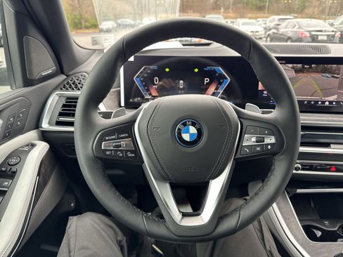 New 2026 BMW X5 xDrive50e w/ Climate Comfort Package image 18