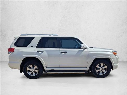 Used 2011 Toyota 4Runner SR5 w/ Premium Pkg w/Leather RWD image 4