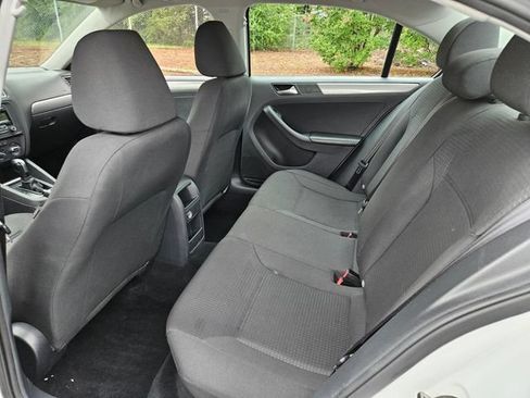 Used 2015 Volkswagen Jetta SE FWD image 10