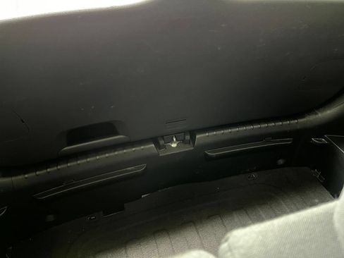 Used 2025 Kia Soul LX w/ LX Technology Package FWD image 32