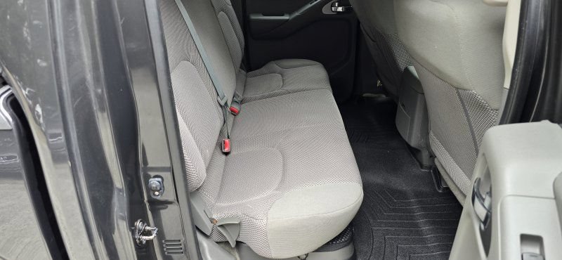 Used 2015 Nissan Frontier SV AWD/4WD image 31