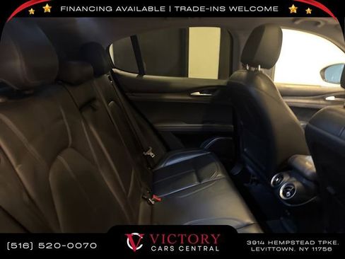 Used 2018 Alfa Romeo Stelvio AWD image 18