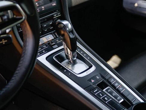 Used 2019 Porsche 911 Carrera 4 AWD/4WD image 19