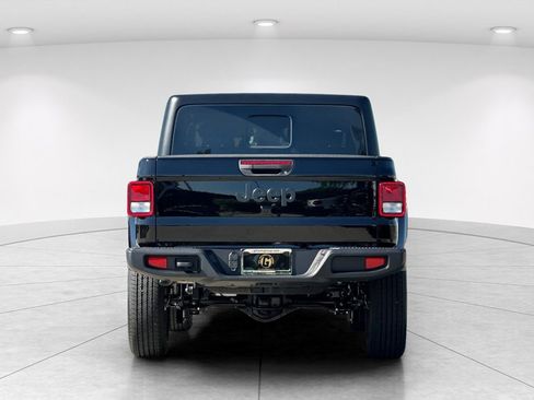 New 2026 Jeep Gladiator Sport AWD/4WD image 5