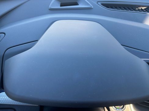 Used 2025 Chevrolet Trax LT w/ LT Convenience Package image 34