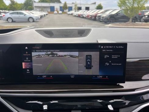 Used 2023 BMW X7 xDrive40i w/ Executive Package AWD/4WD image 32