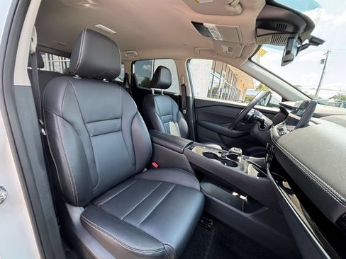 Used 2026 Nissan Rogue SL FWD image 34