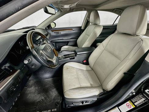 Used 2014 Lexus ES 350 w/ Luxury Package FWD image 13