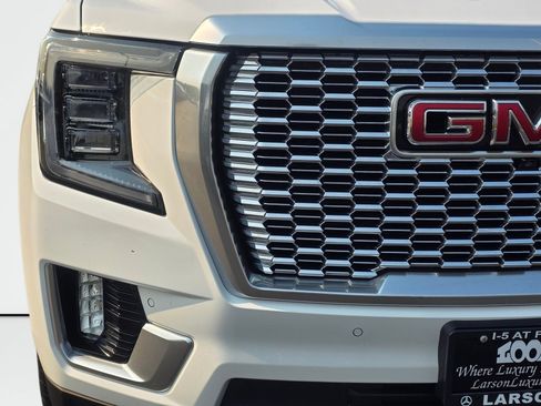 Used 2024 GMC Yukon Denali w/ Advanced Technology Package AWD/4WD image 33