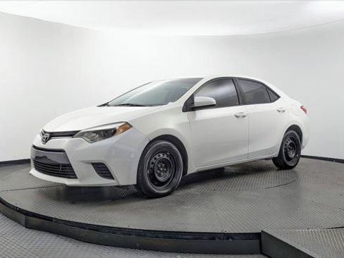 Used 2016 Toyota Corolla LE FWD image 2