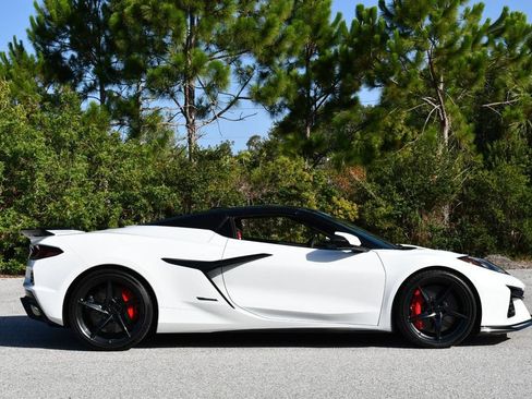 Used 2024 Chevrolet Corvette E-Ray Convertible w/ 3LZ AWD/4WD image 53