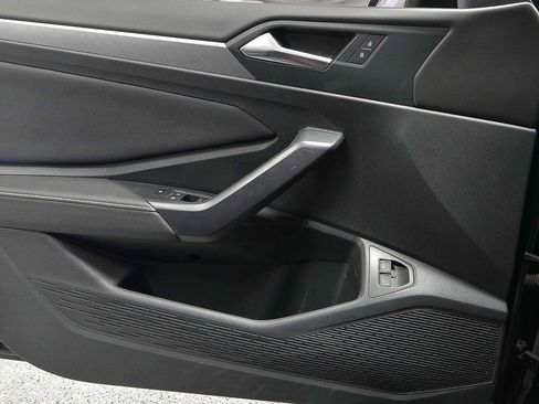 Used 2024 Volkswagen Jetta SE w/ Black Wheel Package image 6