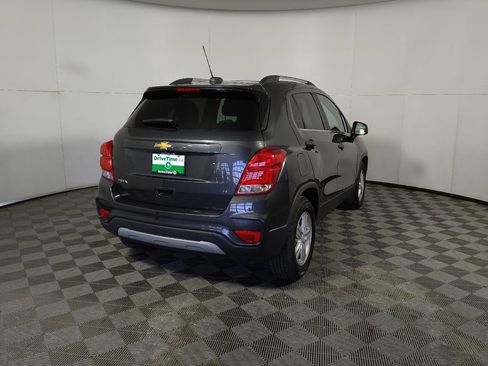 Used 2020 Chevrolet Trax LT w/ LPO, Cargo Package FWD image 7