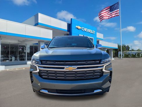 Used 2023 Chevrolet Suburban Premier image 2