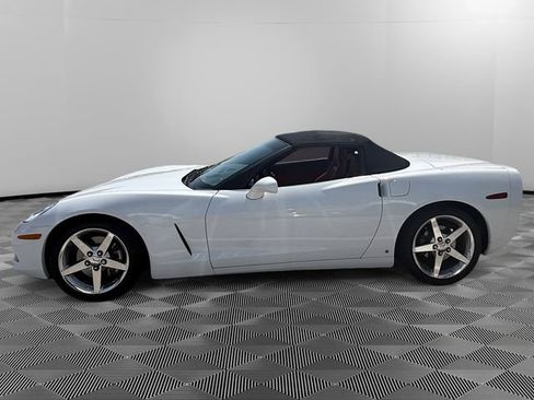 Used 2006 Chevrolet Corvette Convertible w/ Preferred Equipment Group RWD image 2