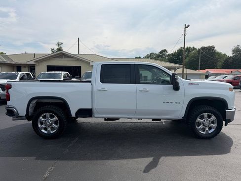 Used 2021 Chevrolet Silverado 2500 LT w/ Z71 Off-Road Package AWD/4WD image 4