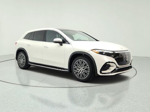 Used 2023 Mercedes-Benz EQS 450+ SUV image 3