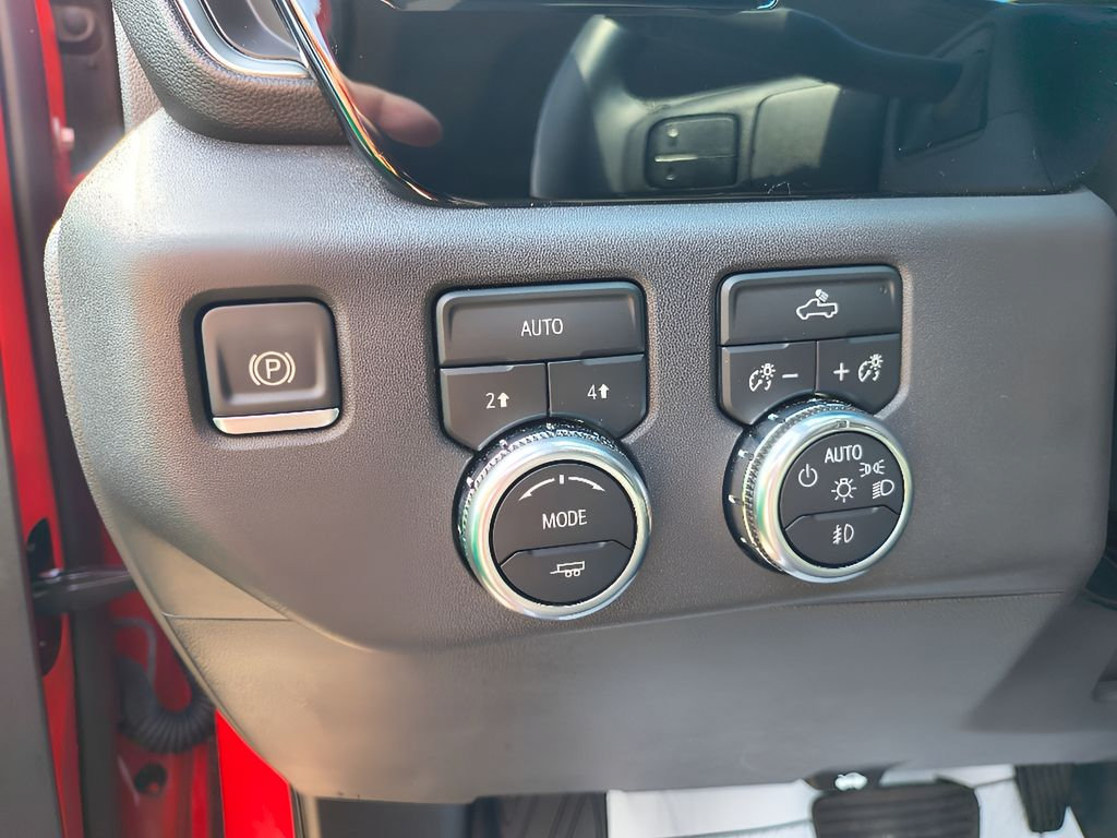 Used 2024 GMC Sierra 1500 Elevation w/ LPO, Elevation Black Package AWD/4WD image 19