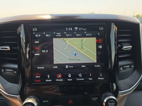 Used 2019 RAM 1500 Laramie AWD/4WD image 21