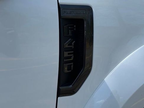 Used 2022 Ford F450 Platinum w/ FX4 Off-Road Package AWD/4WD image 15