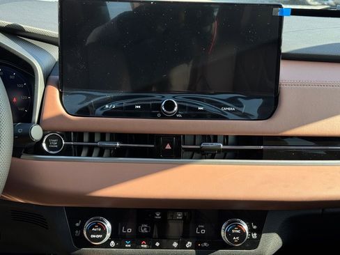 New 2025 Mitsubishi Outlander SEL image 22