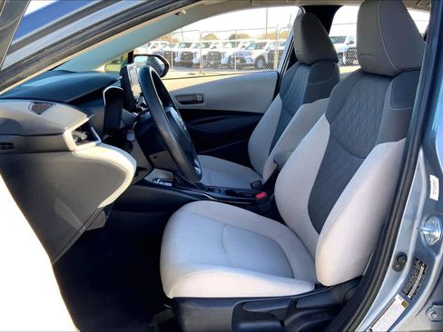 Used 2022 Toyota Corolla LE image 7