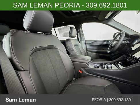 New 2025 Jeep Grand Cherokee L Altitude image 29