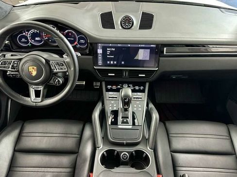 Used 2019 Porsche Cayenne Turbo image 15