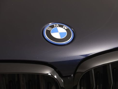 Used 2023 BMW X5 xDrive45e w/ M Sport Package AWD/4WD image 18