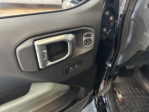 Used 2024 Jeep Wrangler High Altitude image 12