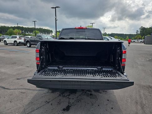 Used 2026 Nissan Frontier SV w/ Tow Package RWD image 18