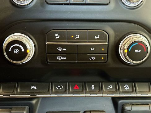 Used 2021 GMC Sierra 2500 SLE w/ X31 Off-Road Package AWD/4WD image 18