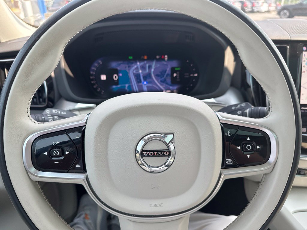 Certified 2025 Volvo XC60 T8 Core w/ Protection Package Premier AWD/4WD image 28