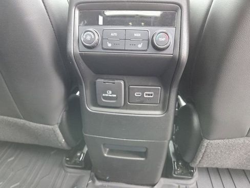 Used 2023 GMC Acadia Denali w/ Denali Ultimate Package image 18