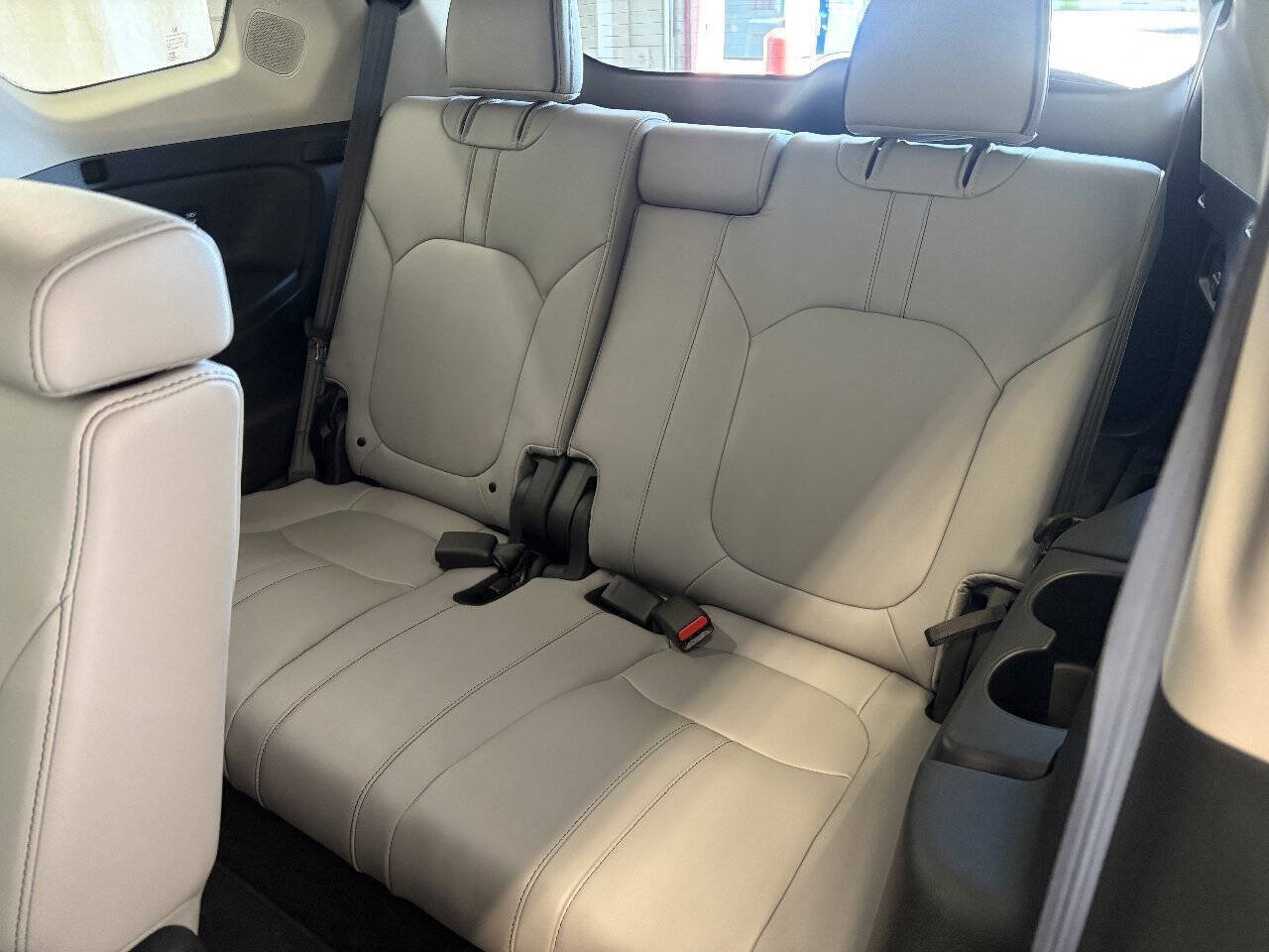 Used 2025 Honda Pilot Elite image 27