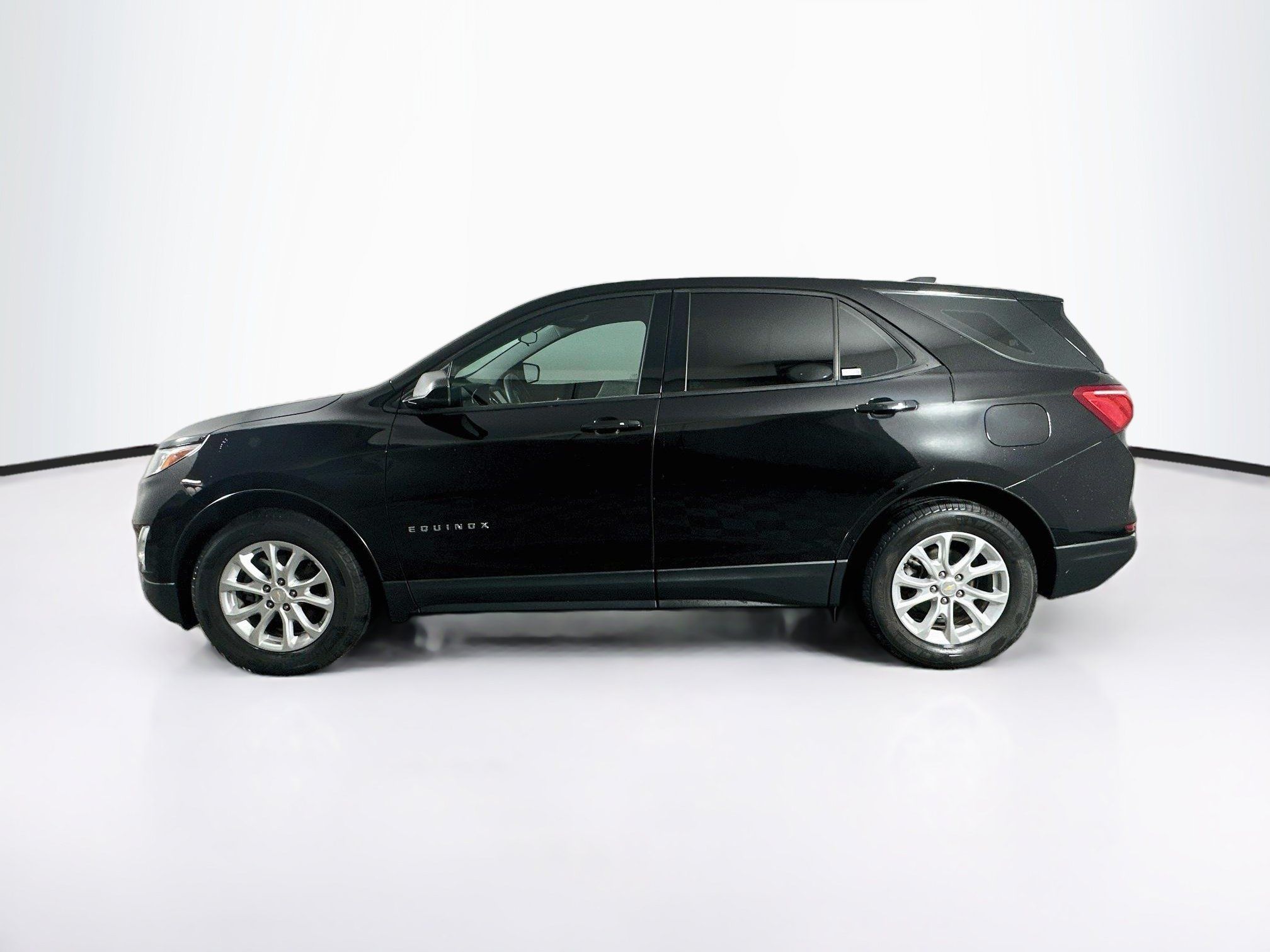 Used 2018 Chevrolet Equinox LS FWD image 4
