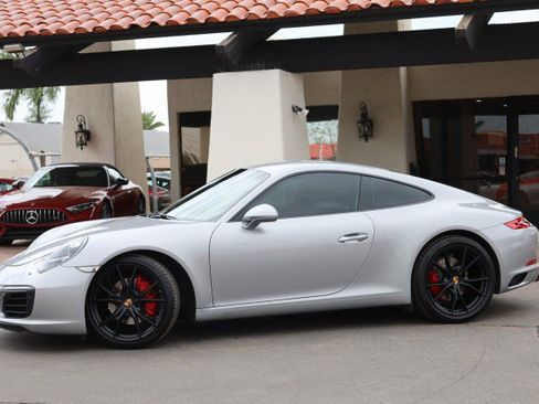Used 2017 Porsche 911 Carrera RWD image 5